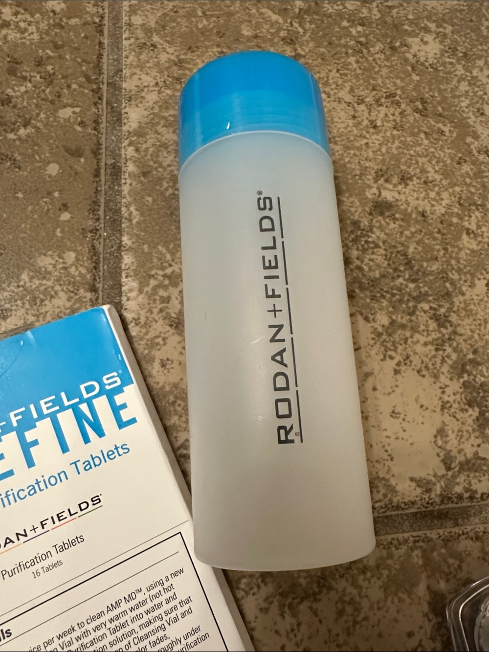 Rodan + Field Redefine Amp MD Micro Needle Exfoliating Roller & cleaning bundle - Picture 4 of 4